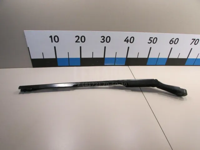 Поводок стеклоочистителя передний левый