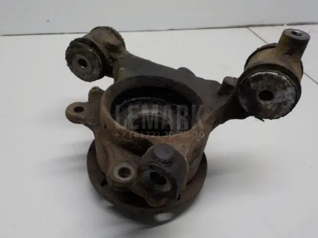 Кулак поворотный задний левый для  Audi A4 [B6] 2000-2004