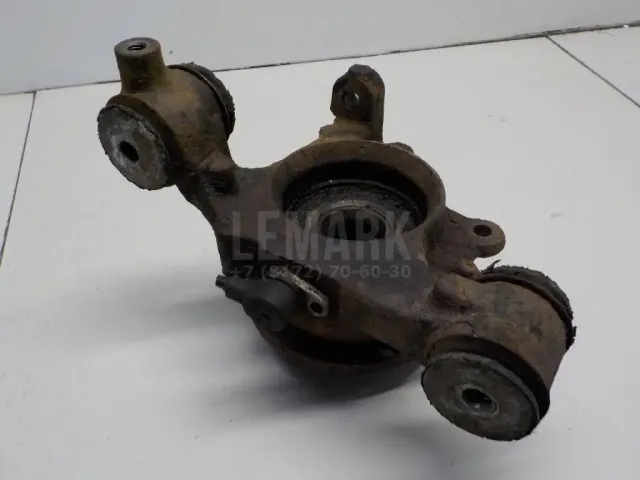 Кулак поворотный задний левый для  Audi A4 [B6] 2000-2004