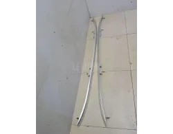 Рейлинг правый (планка на крышу)