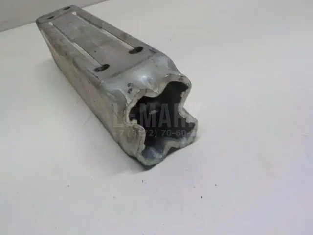 Кронштейн усилителя переднего бампера левый для  Forthing