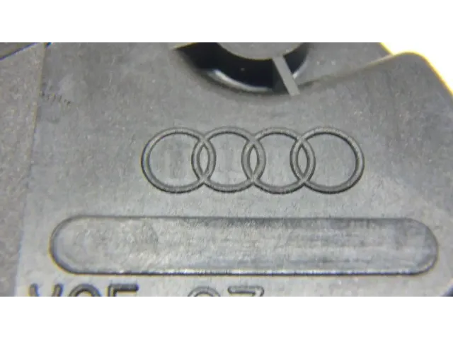 Лючок бензобака для  Audi A4 [B6] 2000-2004