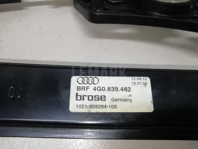 Стеклоподъемник электр. задний правый для  Audi A8 [4D] 1994-1998