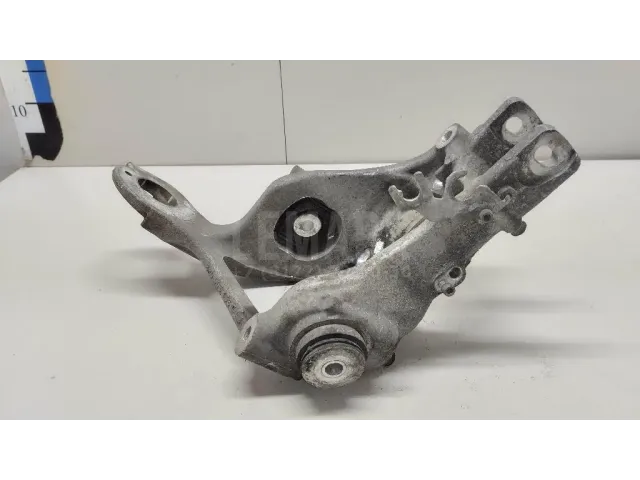 Кулак поворотный задний правый для  Ford Mondeo I 1993-1996