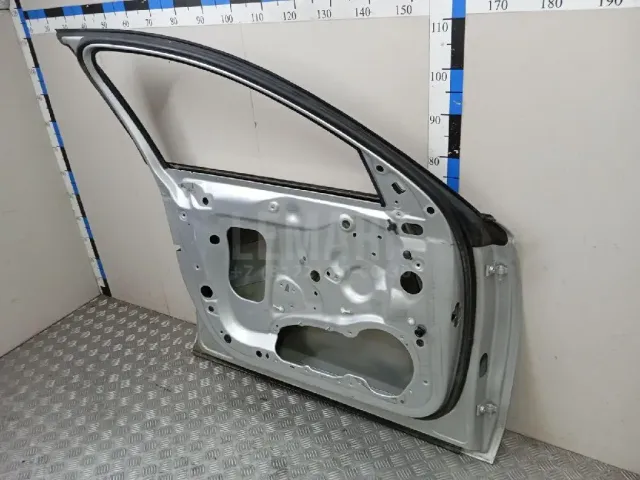Дверь передняя левая для  Ford Kuga 2008-2012
