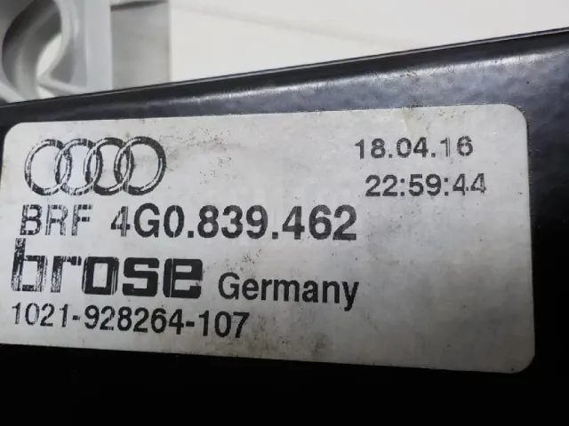 Стеклоподъемник электр. задний правый для  Audi R8 2007-2015