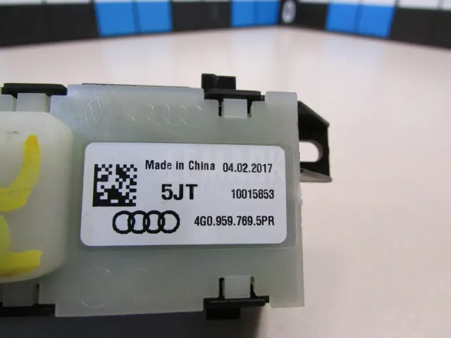 Кнопка многофункциональная для  Audi Q3 (8U) 2012-2018