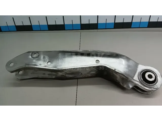 Рычаг задний поперечный