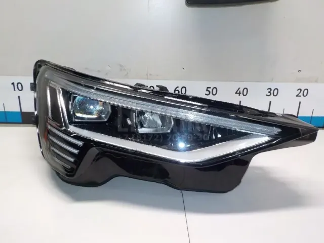 Фара правая для  Chevrolet Suburban 2014-2020