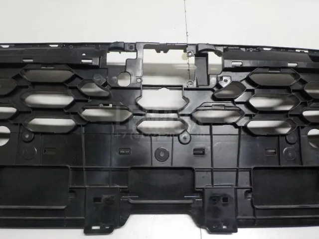 Кронштейн решетки радиатора для  Audi A3 [8V] 2013-2020