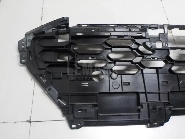 Кронштейн решетки радиатора для  Audi A3 [8V] 2013-2020