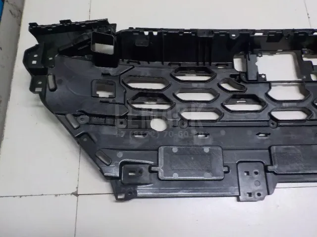 Кронштейн решетки радиатора для  Audi A3 [8V] 2013-2020