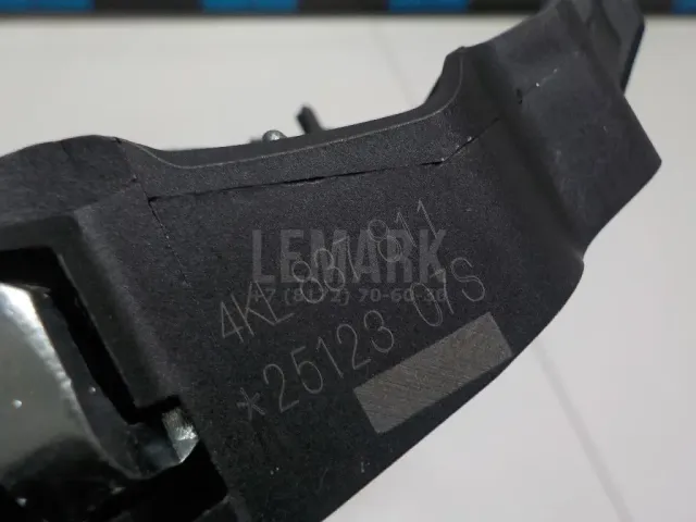 Кронштейн ручки для  Audi Q3 (8U) 2012-2018
