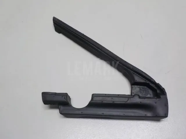 Уплотнитель (наружный) для  BMW 7-serie G11/G12 2015-2022