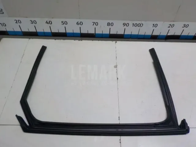 Уплотнитель стекла двери для  Citroen C3 2002-2009