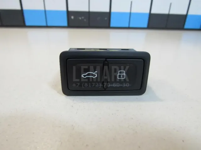 Кнопка закрывания багажника для  BMW 1-serie E82/E88 2007-2013