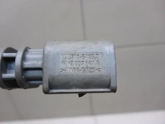 Датчик ABS задний