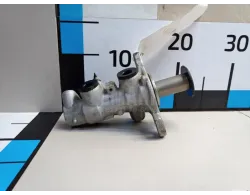 Цилиндр тормозной главный