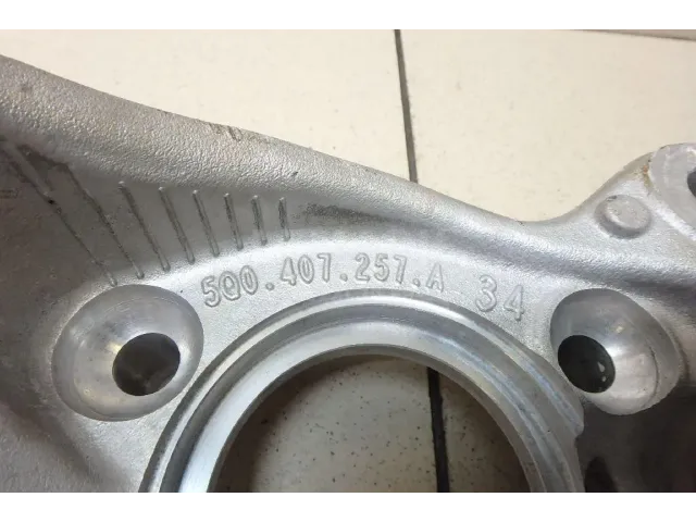 Кулак поворотный передний левый для  Audi A3 [8P1] 2003-2013
