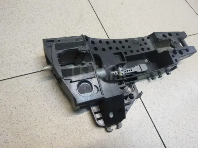 Кронштейн ручки для  Ford Kuga 2008-2012