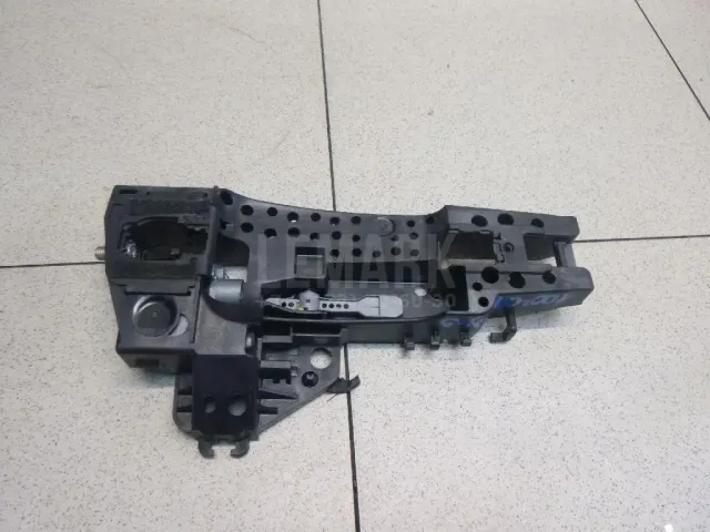 Кронштейн ручки для  Ford Kuga 2008-2012