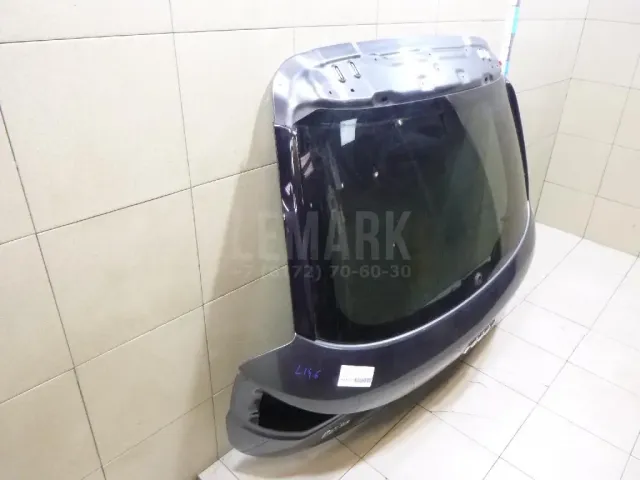 Дверь багажника со стеклом