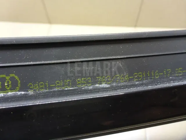 Накладка стекла заднего левого