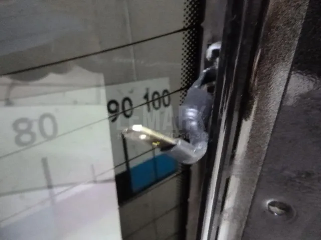 Стекло двери багажника