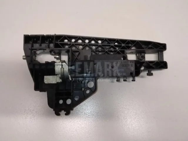 Кронштейн ручки для  Chevrolet Tahoe III 2006-2014