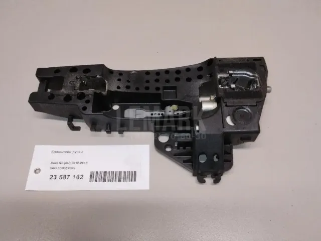 Кронштейн ручки для  Chevrolet Tahoe III 2006-2014
