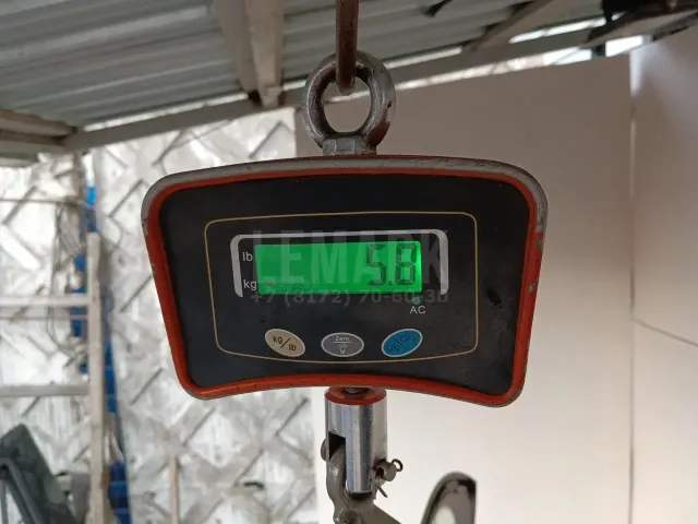 Стекло двери багажника