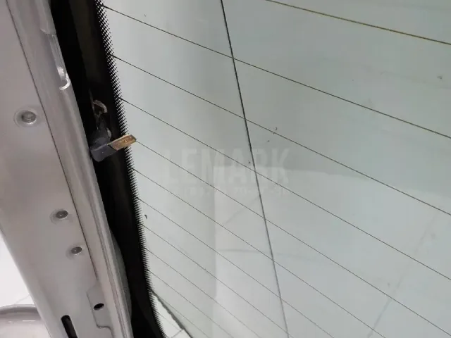Дверь багажника со стеклом