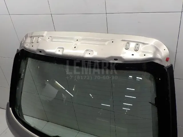 Дверь багажника со стеклом