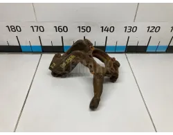 Кулак поворотный передний правый