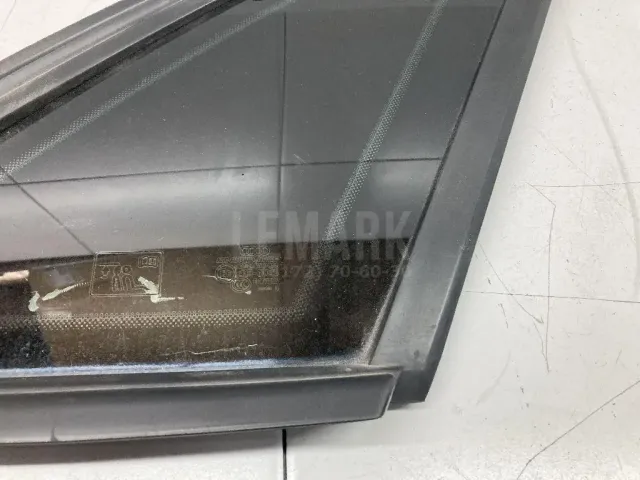 Стекло кузовное глухое правое
