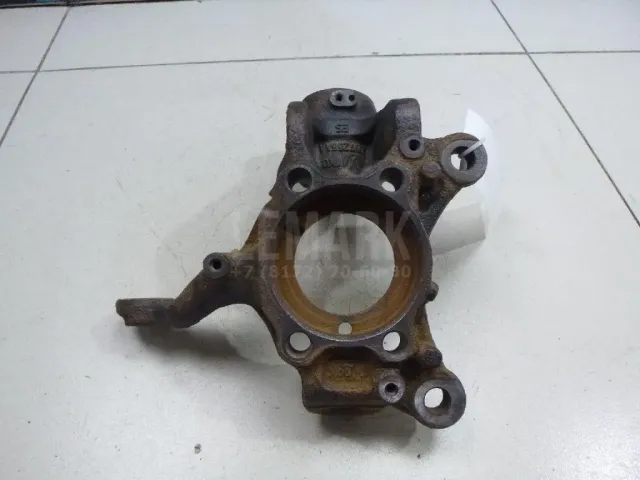 Кулак поворотный передний правый для  Ford Cougar 1998-2001