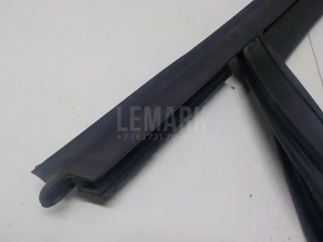 Направляющая стекла двери для  GM Pontiac Aztek 2001-2005