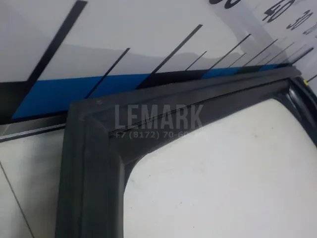 Направляющая стекла двери для  GM Pontiac Aztek 2001-2005