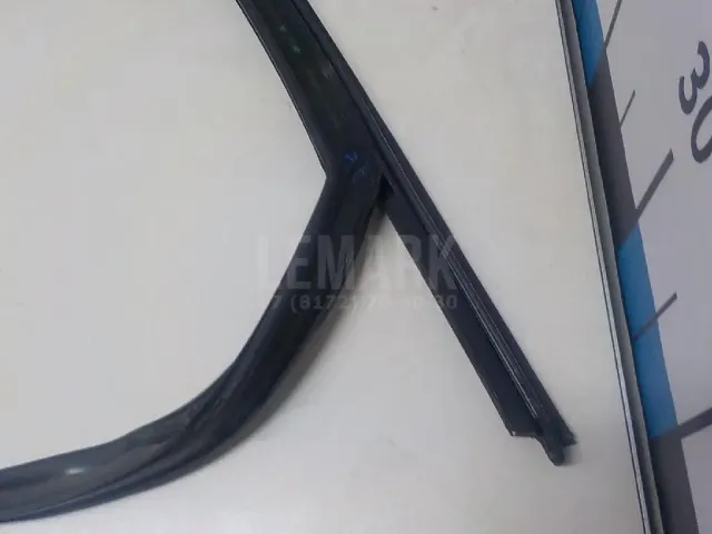 Направляющая стекла двери для  GM Pontiac Aztek 2001-2005