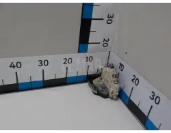 Замок двери задней левой