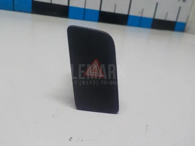 Кнопка аварийной сигнализации для  BMW 2-serie F45/F46 Tourer 2015-2022