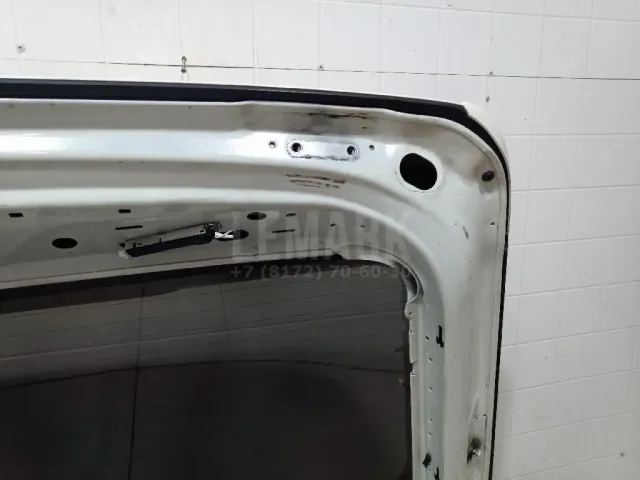 Дверь багажника со стеклом
