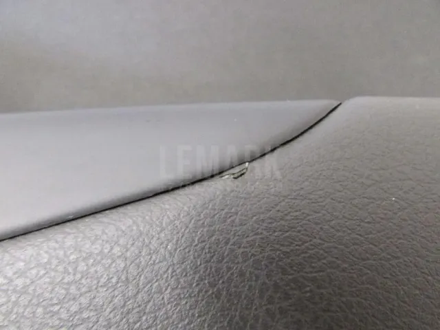 Обшивка двери передней правой для  Chevrolet Tahoe III 2006-2014