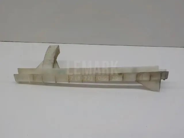 Направляющая стекла двери