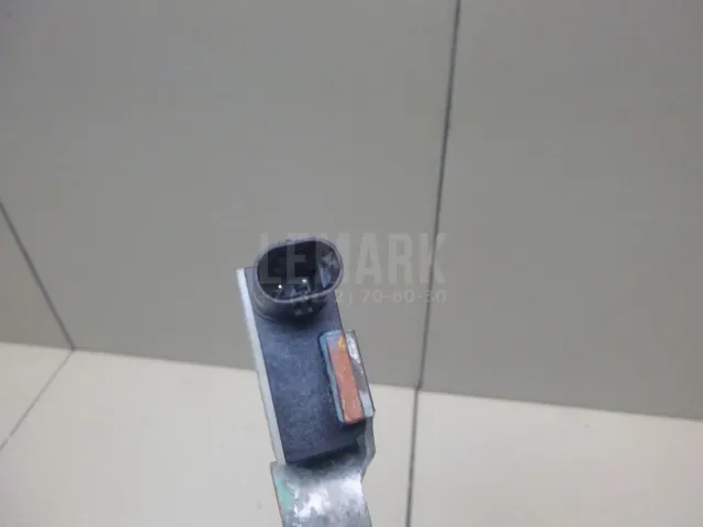 Клемма аккумулятора минус