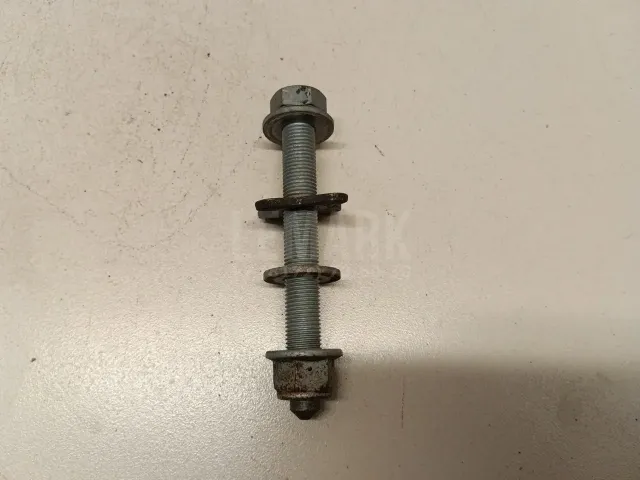 Болт заднего рычага для  Audi V8 1988-1994