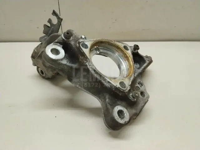 Кулак поворотный передний левый для  Audi 80/90 [B3] 1986-1991