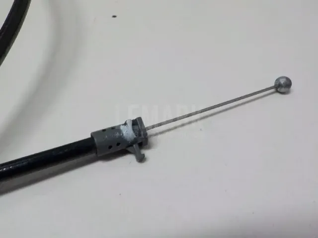 Трос открывания капота