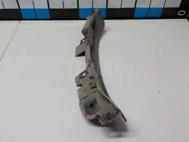 Брызговик передний левый