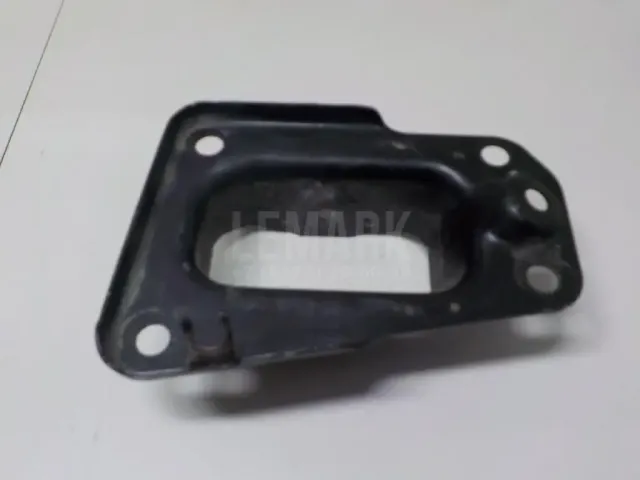 Кронштейн (п.з.к.) для  Audi A3 (8L1) 1996-2003